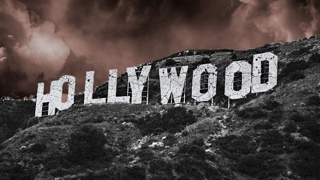 Hollywood Gives a Script to Hollywood