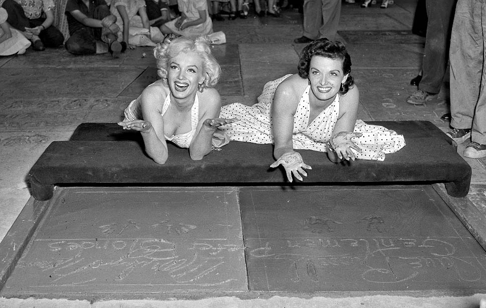 From the Archives: Marilyn Monroe Dies; Pills Blamed - Los Angeles